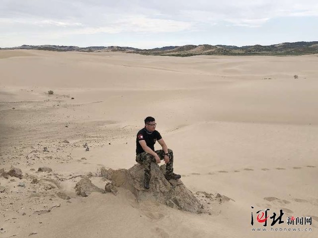 安俊峰沙漠穿行 安俊峰沙漠穿行